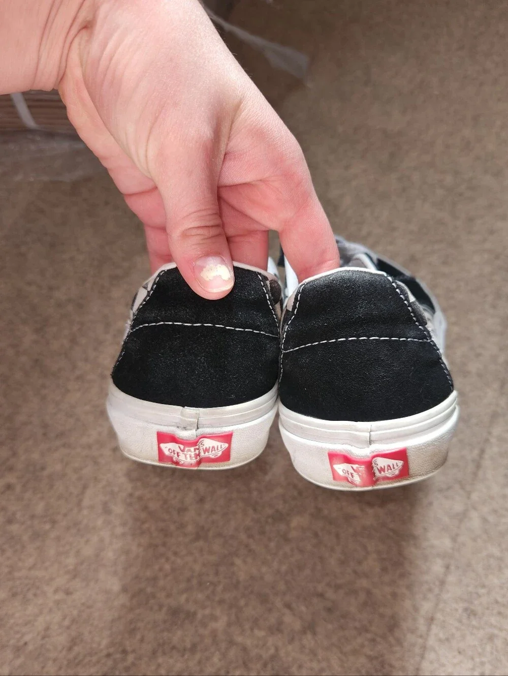 Unisex Classic Checkered Low Top Lace Up Vans Sneakers | Black White | M7.5 W9
